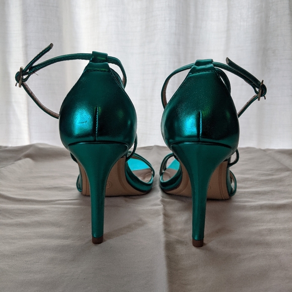 Metallic Teal Heels, Size W6.5 - Picture 3 of 5